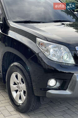 Внедорожник / Кроссовер Toyota Land Cruiser Prado 2011 в 
