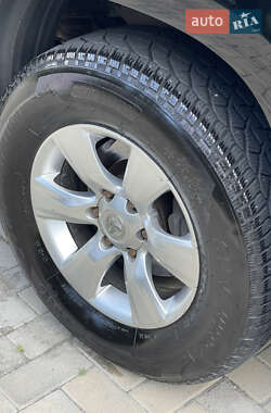 Внедорожник / Кроссовер Toyota Land Cruiser Prado 2011 в 