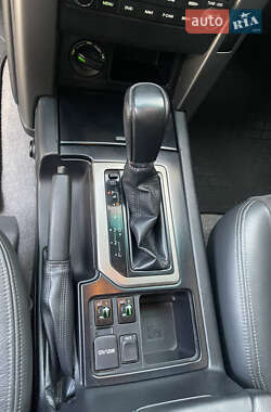 Внедорожник / Кроссовер Toyota Land Cruiser Prado 2011 в 