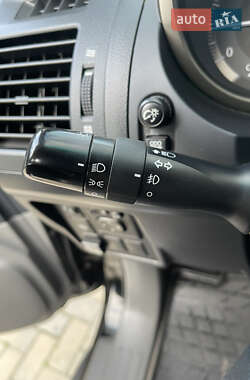 Внедорожник / Кроссовер Toyota Land Cruiser Prado 2011 в 