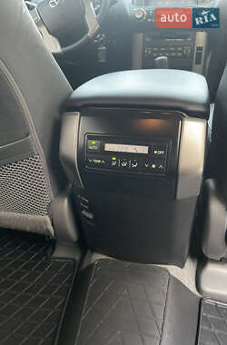 Внедорожник / Кроссовер Toyota Land Cruiser Prado 2011 в 