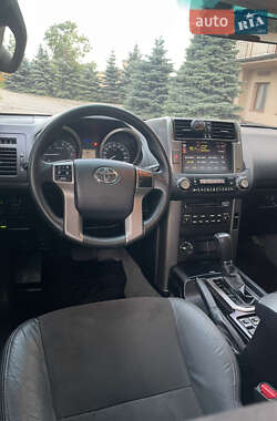 Внедорожник / Кроссовер Toyota Land Cruiser Prado 2011 в 