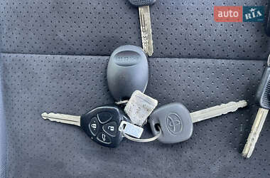 Внедорожник / Кроссовер Toyota Land Cruiser Prado 2011 в 