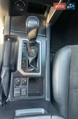 Внедорожник / Кроссовер Toyota Land Cruiser Prado 2011 в 