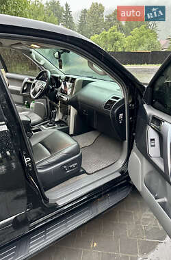 Внедорожник / Кроссовер Toyota Land Cruiser Prado 2010 в 