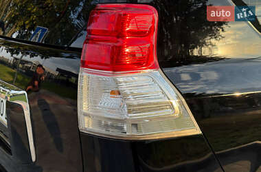 Внедорожник / Кроссовер Toyota Land Cruiser Prado 2010 в 