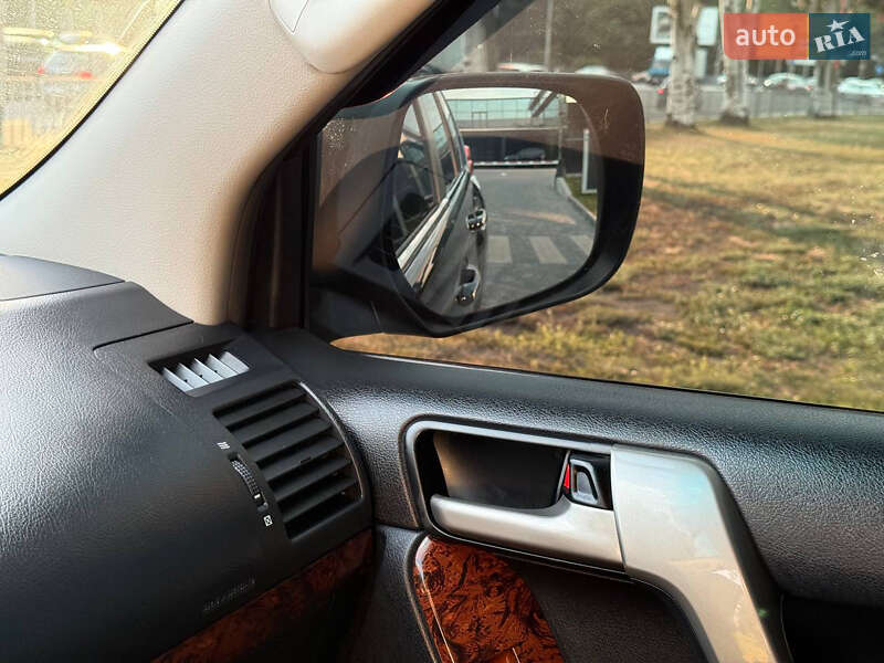 Внедорожник / Кроссовер Toyota Land Cruiser Prado 2010 в Днепре