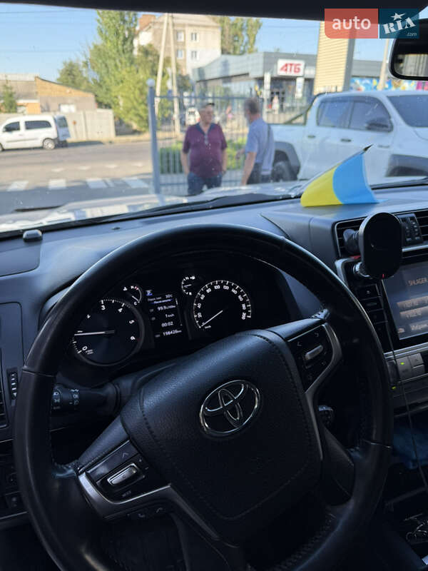 Внедорожник / Кроссовер Toyota Land Cruiser Prado 2018 в Очакове