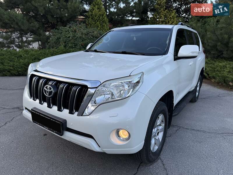Внедорожник / Кроссовер Toyota Land Cruiser Prado 2014 в 