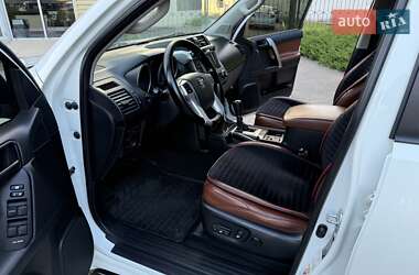 Внедорожник / Кроссовер Toyota Land Cruiser Prado 2014 в 