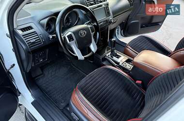 Внедорожник / Кроссовер Toyota Land Cruiser Prado 2014 в 