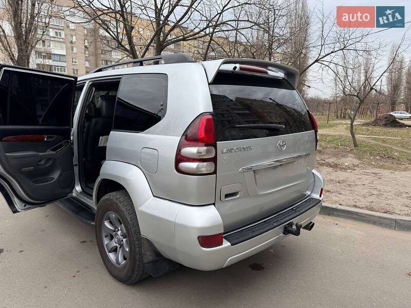 Внедорожник / Кроссовер Toyota Land Cruiser Prado 2005 в Днепре