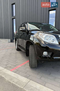 Внедорожник / Кроссовер Toyota Land Cruiser Prado 2013 в 
