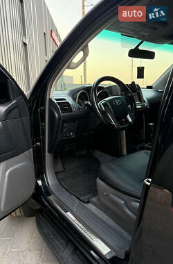 Внедорожник / Кроссовер Toyota Land Cruiser Prado 2013 в 