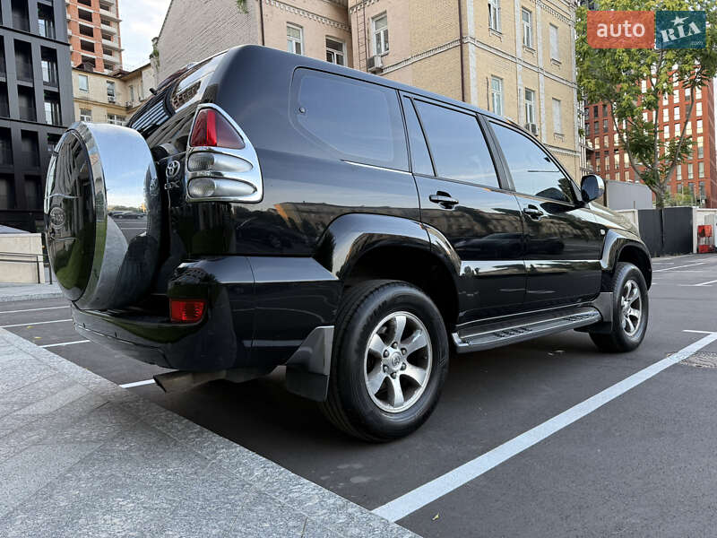 Позашляховик / Кросовер Toyota Land Cruiser Prado 2004 в Києві