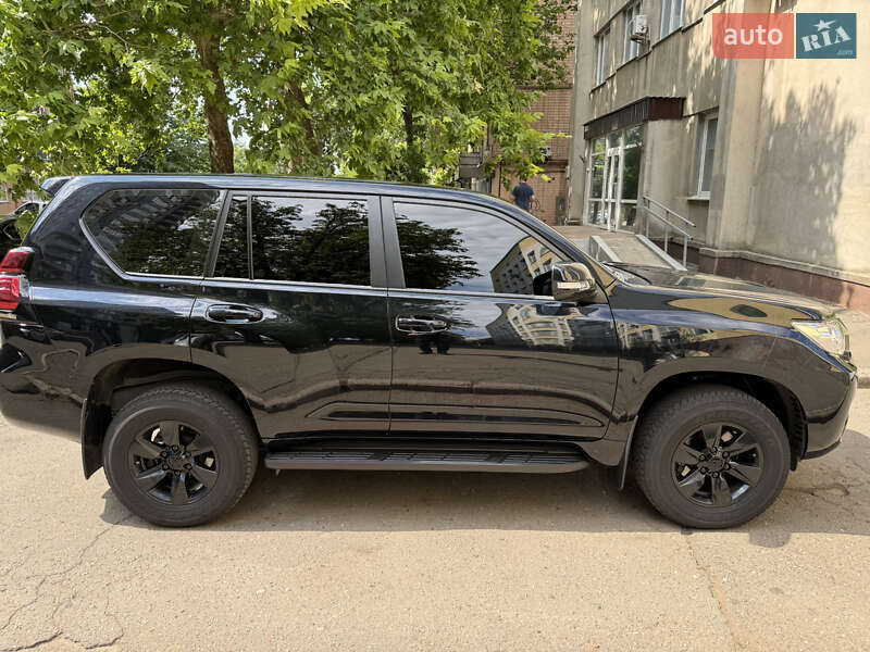 Внедорожник / Кроссовер Toyota Land Cruiser Prado 2023 в Николаеве