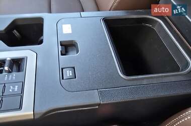 Позашляховик / Кросовер Toyota Land Cruiser Prado 2025 в 