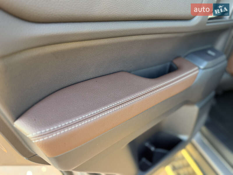 Внедорожник / Кроссовер Toyota Land Cruiser Prado 2024 в Киеве