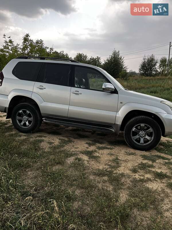Внедорожник / Кроссовер Toyota Land Cruiser Prado 2007 в Полтаве