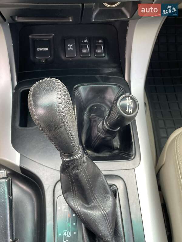 Внедорожник / Кроссовер Toyota Land Cruiser Prado 2005 в Днепре