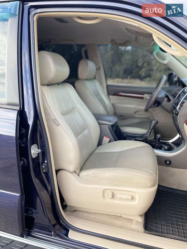 Внедорожник / Кроссовер Toyota Land Cruiser Prado 2005 в Днепре