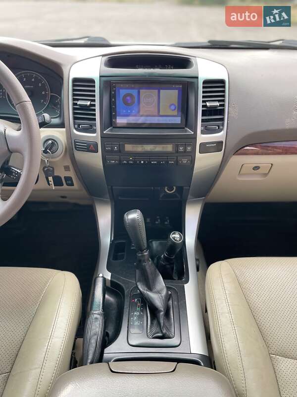 Внедорожник / Кроссовер Toyota Land Cruiser Prado 2005 в Днепре