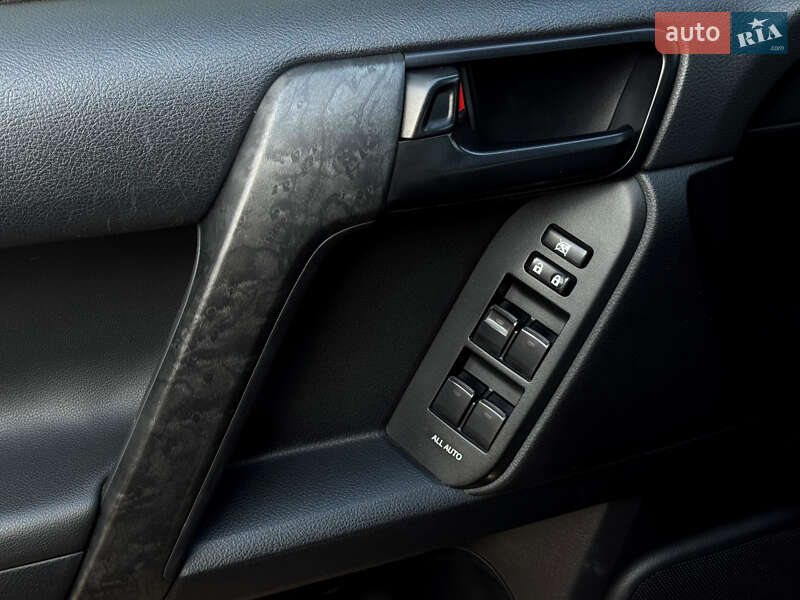 Позашляховик / Кросовер Toyota Land Cruiser Prado 2018 в Києві