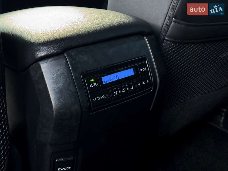 Позашляховик / Кросовер Toyota Land Cruiser Prado 2018 в Києві