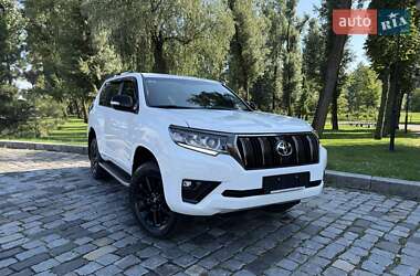 Внедорожник / Кроссовер Toyota Land Cruiser Prado 2021 в 