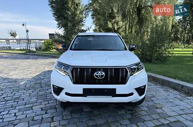 Внедорожник / Кроссовер Toyota Land Cruiser Prado 2021 в 