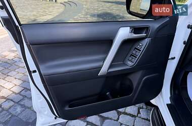 Внедорожник / Кроссовер Toyota Land Cruiser Prado 2021 в 