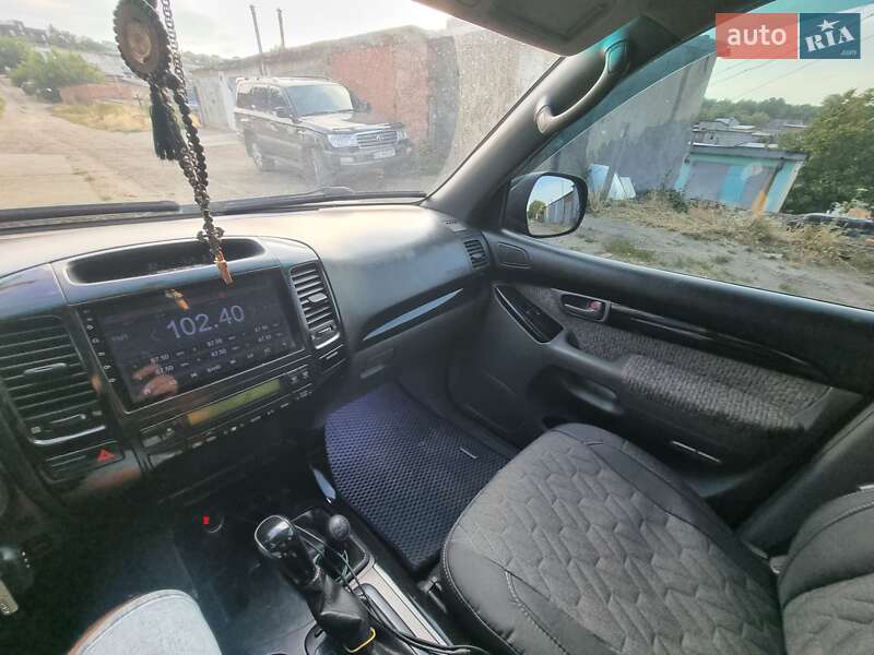 Внедорожник / Кроссовер Toyota Land Cruiser Prado 2004 в Черновцах