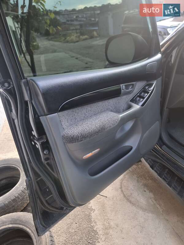 Внедорожник / Кроссовер Toyota Land Cruiser Prado 2004 в Черновцах