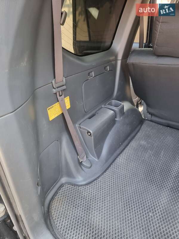 Внедорожник / Кроссовер Toyota Land Cruiser Prado 2004 в Черновцах