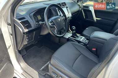 Внедорожник / Кроссовер Toyota Land Cruiser Prado 2019 в 