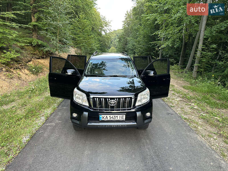 Позашляховик / Кросовер Toyota Land Cruiser Prado 2010 в Івано-Франківську