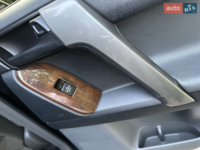 Позашляховик / Кросовер Toyota Land Cruiser Prado 2010 в Івано-Франківську