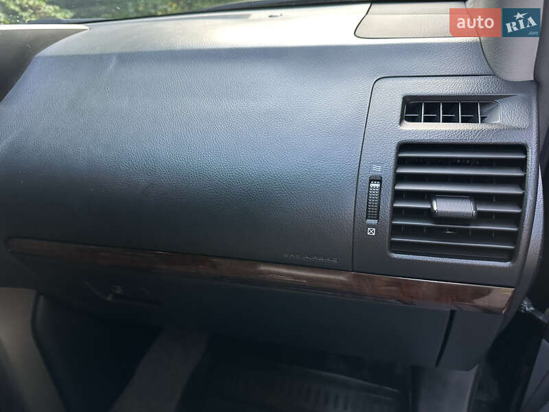 Позашляховик / Кросовер Toyota Land Cruiser Prado 2010 в Івано-Франківську