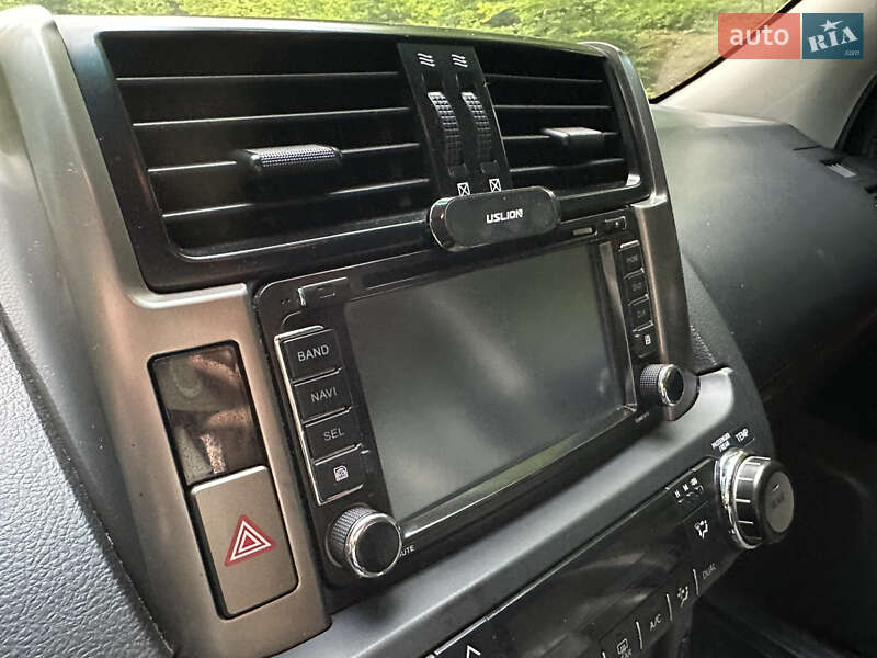 Позашляховик / Кросовер Toyota Land Cruiser Prado 2010 в Івано-Франківську