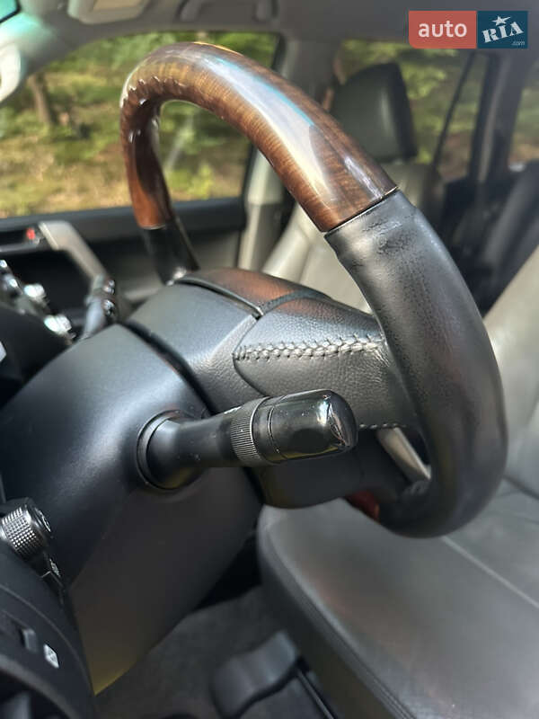 Позашляховик / Кросовер Toyota Land Cruiser Prado 2010 в Івано-Франківську