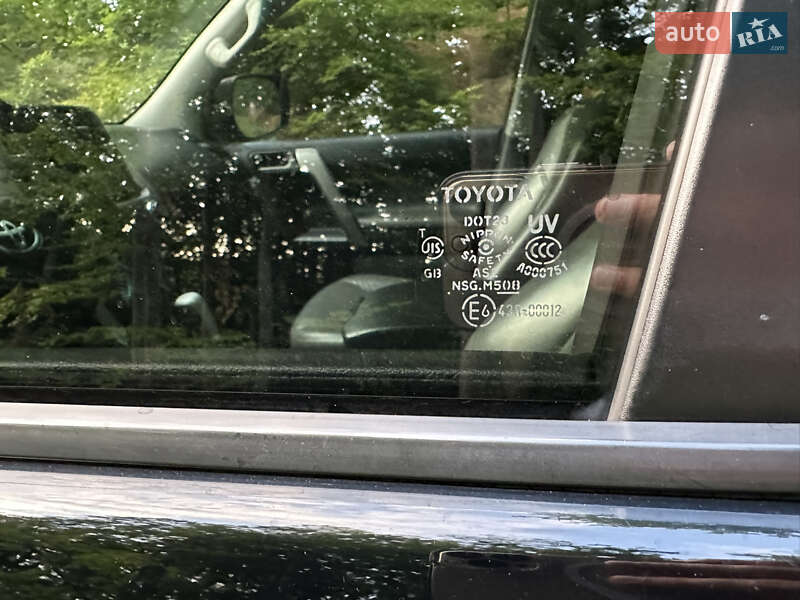 Позашляховик / Кросовер Toyota Land Cruiser Prado 2010 в Івано-Франківську