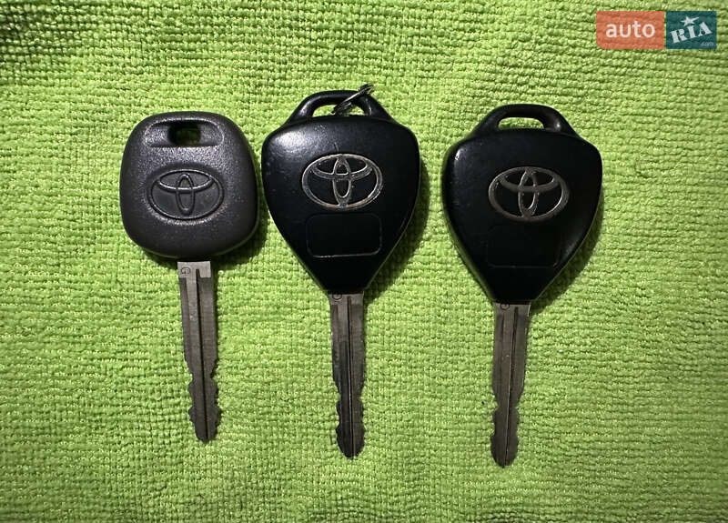 Позашляховик / Кросовер Toyota Land Cruiser Prado 2010 в Івано-Франківську