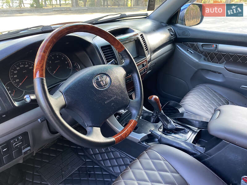 Позашляховик / Кросовер Toyota Land Cruiser Prado 2007 в Миколаєві