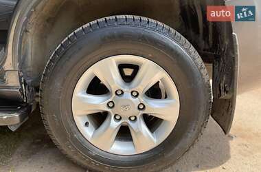 Внедорожник / Кроссовер Toyota Land Cruiser Prado 2012 в 