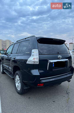 Внедорожник / Кроссовер Toyota Land Cruiser Prado 2011 в 