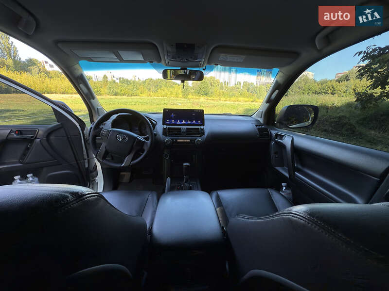Внедорожник / Кроссовер Toyota Land Cruiser Prado 2016 в Киеве