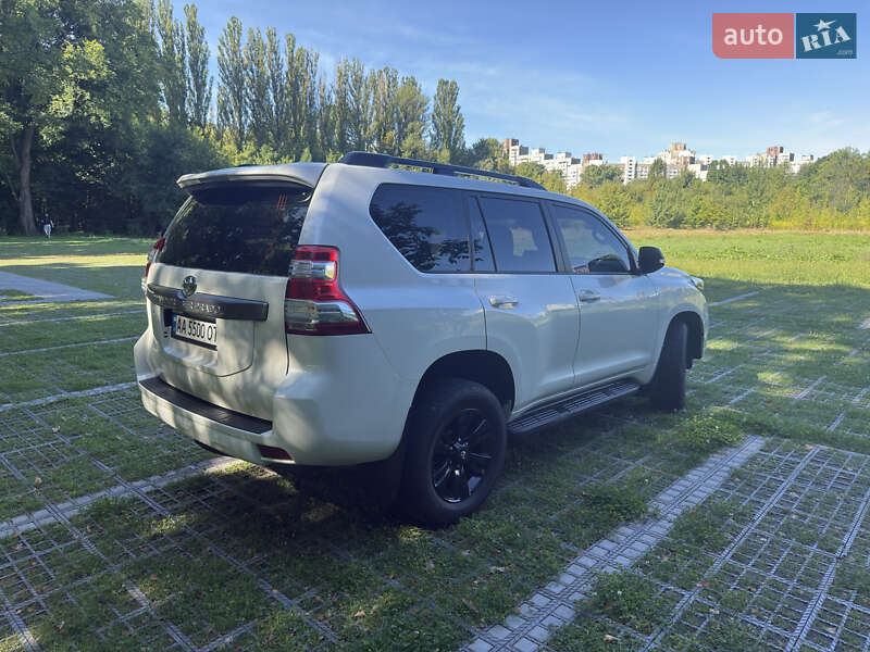 Внедорожник / Кроссовер Toyota Land Cruiser Prado 2016 в Киеве