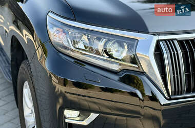 Внедорожник / Кроссовер Toyota Land Cruiser Prado 2019 в 