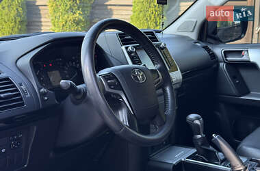 Внедорожник / Кроссовер Toyota Land Cruiser Prado 2019 в 