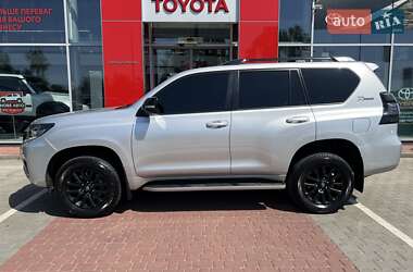 Внедорожник / Кроссовер Toyota Land Cruiser Prado 2022 в 